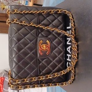 CHANEL JUMBO CLASSIC